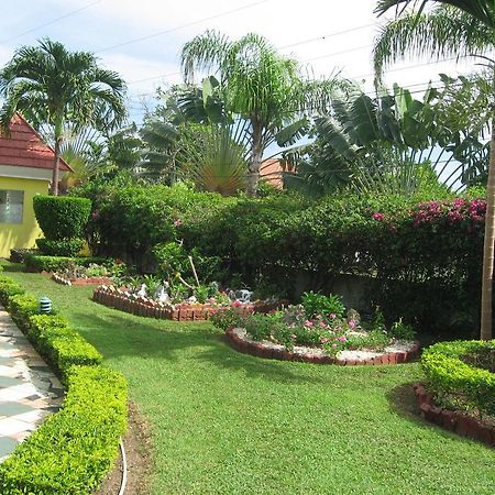 Villa Sonate Runaway Bay Ngoại thất bức ảnh