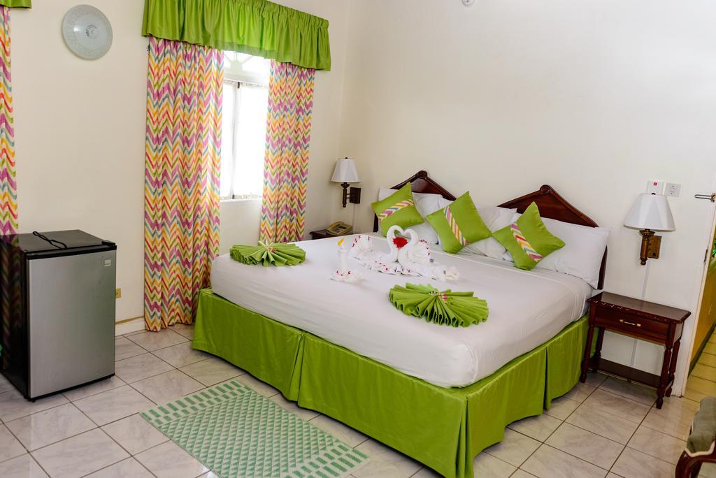 Villa Sonate Runaway Bay Ngoại thất bức ảnh