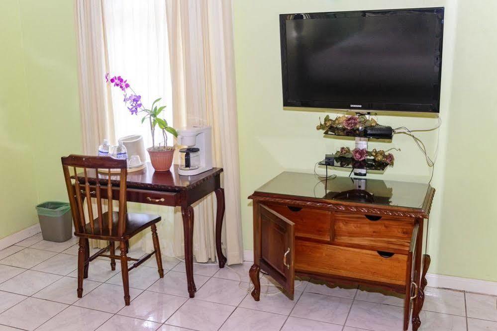 Villa Sonate Runaway Bay Ngoại thất bức ảnh