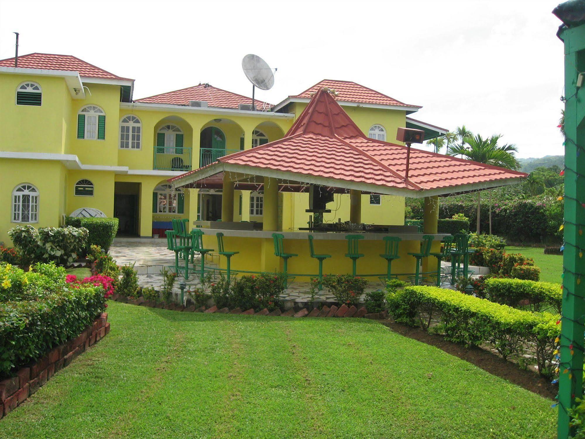 Villa Sonate Runaway Bay Ngoại thất bức ảnh